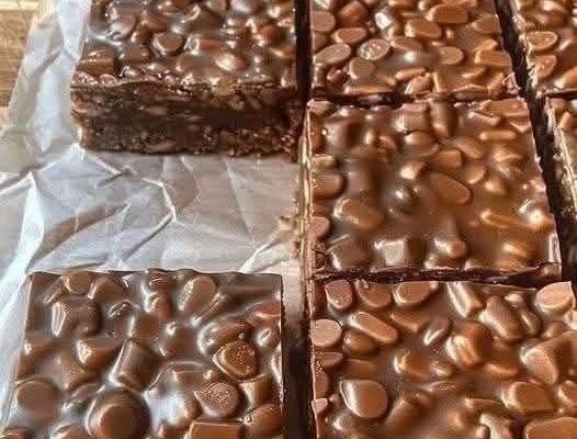 Featured image for Caramel Chocolate Crunch Bars!!! (No-Bake, 5 Ingre